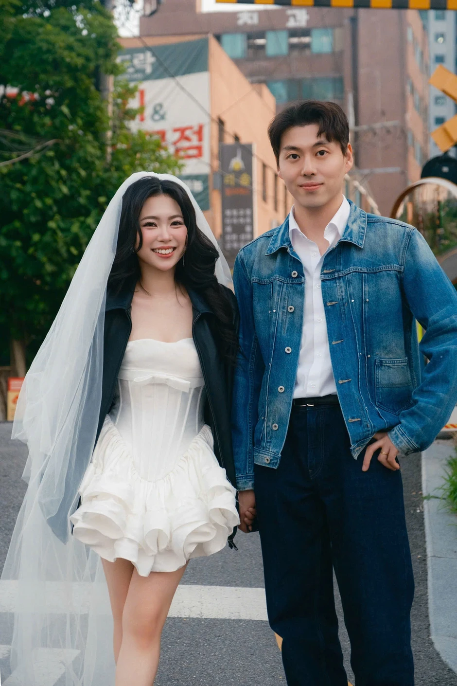 Yêu cô gái Việt, chàng trai Trung Quốc mời cả nhà gái dự lễ cầu hôn ở Seoul Yêu cô gái Việt, chàng trai Trung Quốc mời cả nhà gái dự lễ cầu hôn ở Seoul