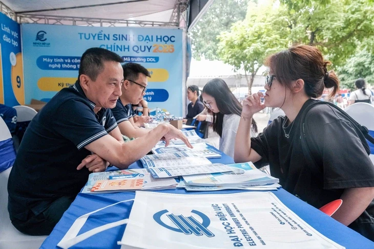 ‘Em xinh’ DANMY mang bản rap mới toanh đến Ngày hội tư vấn tuyển sinh 2026