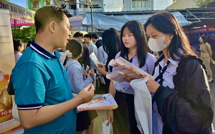 ‘Em xinh’ DANMY mang bản rap mới toanh đến Ngày hội tư vấn tuyển sinh 2026