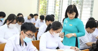 "Siết" trách nhiệm hiệu trưởng: Công khai số điện thoại tố giác bạo lực