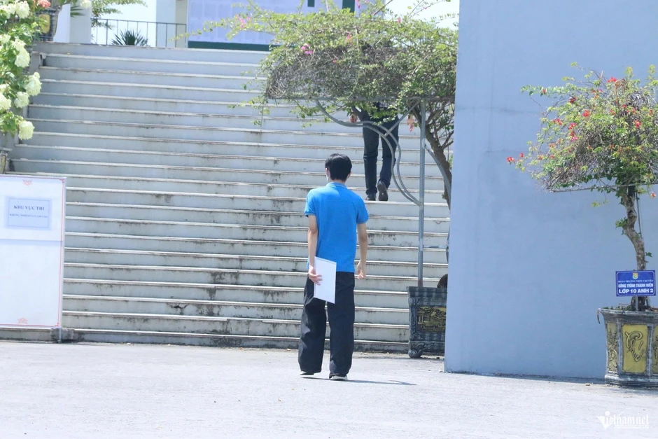 326 thí sinh ở Tuyên Quang làm thủ tục, nghe phổ biến quy chế thi lại tốt nghiệp 326 thí sinh ở Tuyên Quang làm thủ tục, nghe phổ biến quy chế thi lại tốt nghiệp