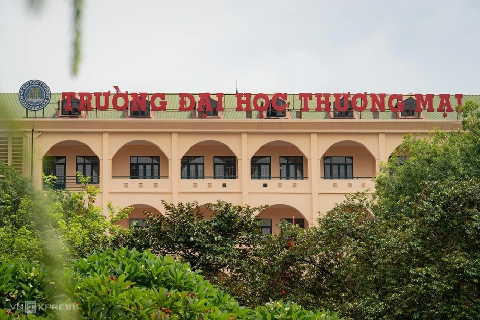 Ba lý do khiến điểm chuẩn Đại học Thương mại giảm mạnh Ba lý do khiến điểm chuẩn Đại học Thương mại giảm mạnh