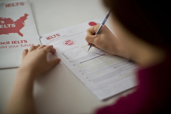 Bài thi IELTS trên giấy sẽ ngừng trên toàn cầu từ giữa năm 2026 Bài thi IELTS trên giấy sẽ ngừng trên toàn cầu từ giữa năm 2026