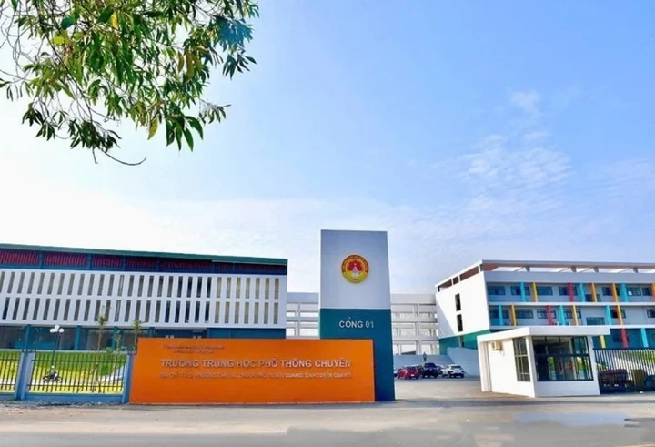 Bộ GD&ĐT lý giải việc 328 thí sinh chuyên Tuyên Quang vẫn được đăng ký xét tuyển Bộ GD&ĐT lý giải việc 328 thí sinh chuyên Tuyên Quang vẫn được đăng ký xét tuyển