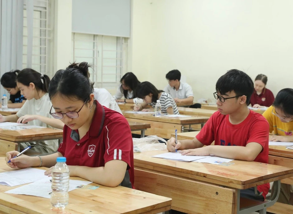 Bỏ phân tuyến, nới hộ khẩu: Thi lớp 10 Hà Nội có bớt căng? Bỏ phân tuyến, nới hộ khẩu: Thi lớp 10 Hà Nội có bớt căng?