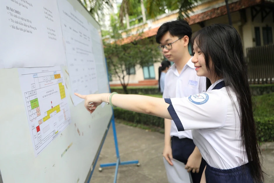 Bộ trưởng Hoàng Minh Sơn thị sát điểm thi tốt nghiệp THPT 2026 Bộ trưởng Hoàng Minh Sơn thị sát điểm thi tốt nghiệp THPT 2026