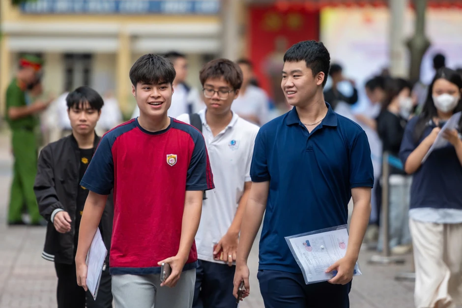 Bộ trưởng Hoàng Minh Sơn thị sát điểm thi tốt nghiệp THPT 2026 Bộ trưởng Hoàng Minh Sơn thị sát điểm thi tốt nghiệp THPT 2026