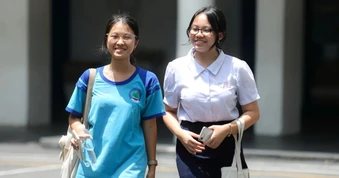 Cao điểm thi lớp 10 năm 2026: Học sinh 5 tỉnh “vượt vũ môn”
