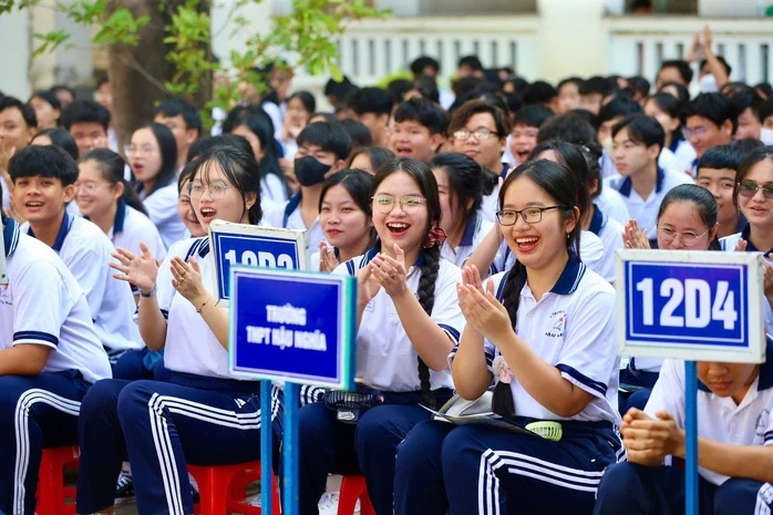 Chỉ tiêu tuyển sinh lớp 10 ở Cần Thơ, Tây Ninh, Đồng Tháp, Vĩnh Long, Cà Mau và An Giang Chỉ tiêu tuyển sinh lớp 10 ở Cần Thơ, Tây Ninh, Đồng Tháp, Vĩnh Long, Cà Mau và An Giang