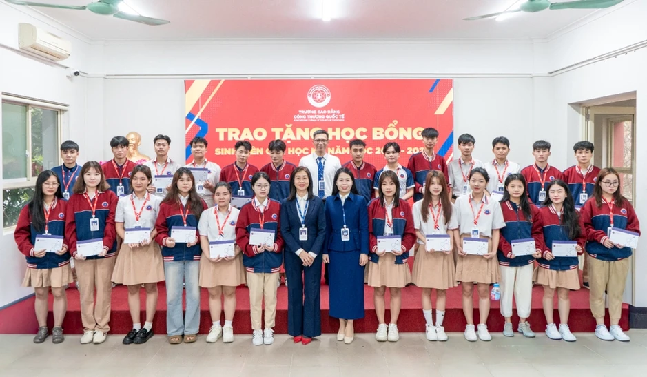 Chương trình Quản trị kinh doanh gắn thực chiến tại Cao đẳng Công thương Quốc tế Chương trình Quản trị kinh doanh gắn thực chiến tại Cao đẳng Công thương Quốc tế