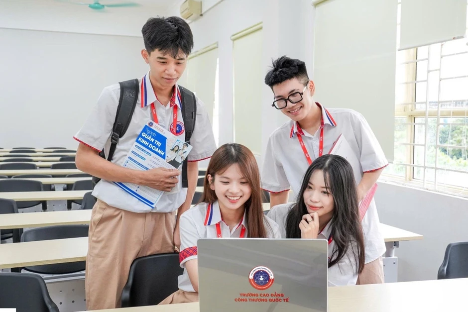 Chương trình Quản trị kinh doanh gắn thực chiến tại Cao đẳng Công thương Quốc tế Chương trình Quản trị kinh doanh gắn thực chiến tại Cao đẳng Công thương Quốc tế