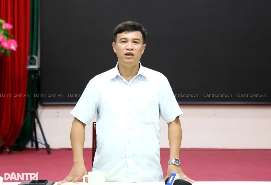Đại diện Bách khoa Hà Nội phụ trách kiểm tra thi lại ở chuyên Tuyên Quang Đại diện Bách khoa Hà Nội phụ trách kiểm tra thi lại ở chuyên Tuyên Quang