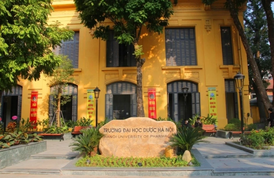 Đại học Dược Hà Nội thêm hai tổ hợp, không quy đổi điểm IELTS