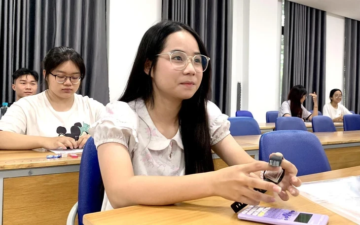 Đại học Quốc gia TP.HCM lên tiếng vụ nghi vấn đề thi đánh giá năng lực giống đề nước ngoài Đại học Quốc gia TP.HCM lên tiếng vụ nghi vấn đề thi đánh giá năng lực giống đề nước ngoài