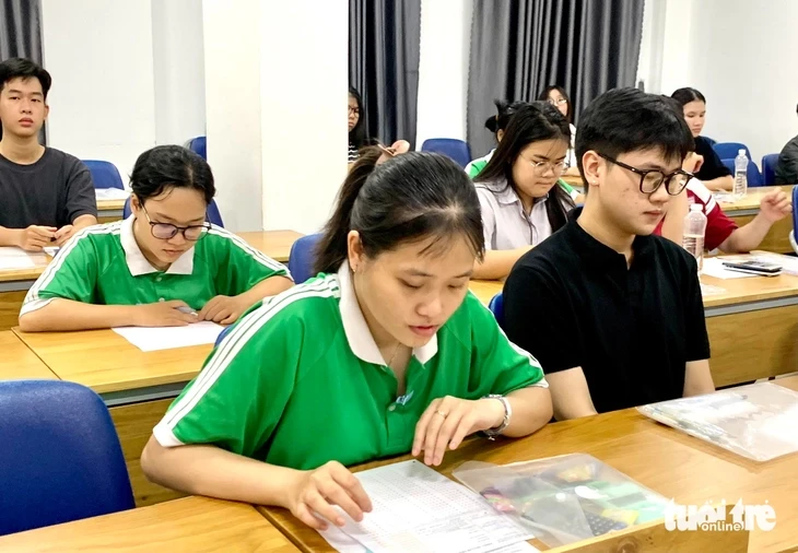 Đại học Quốc gia TP.HCM lên tiếng vụ nghi vấn đề thi đánh giá năng lực giống đề nước ngoài Đại học Quốc gia TP.HCM lên tiếng vụ nghi vấn đề thi đánh giá năng lực giống đề nước ngoài