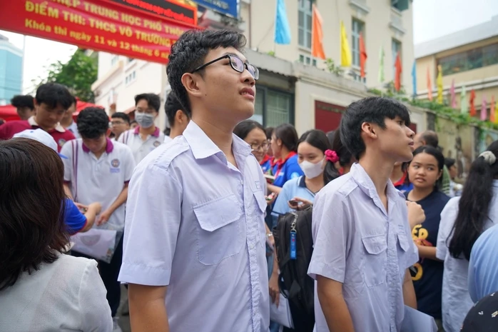 Đề thi môn toán tốt nghiệp THPT và xem gợi ý giải đề tại đây Đề thi môn toán tốt nghiệp THPT và xem gợi ý giải đề tại đây