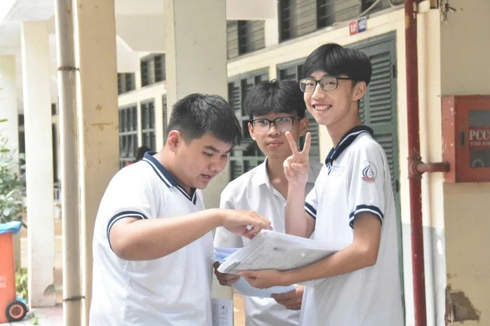 Đề thi môn toán tốt nghiệp THPT và xem gợi ý giải đề tại đây Đề thi môn toán tốt nghiệp THPT và xem gợi ý giải đề tại đây