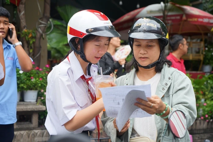 Đề thi toán lớp 10 ở TP HCM không khó nhưng nhiều “bẫy” Đề thi toán lớp 10 ở TP HCM không khó nhưng nhiều “bẫy”