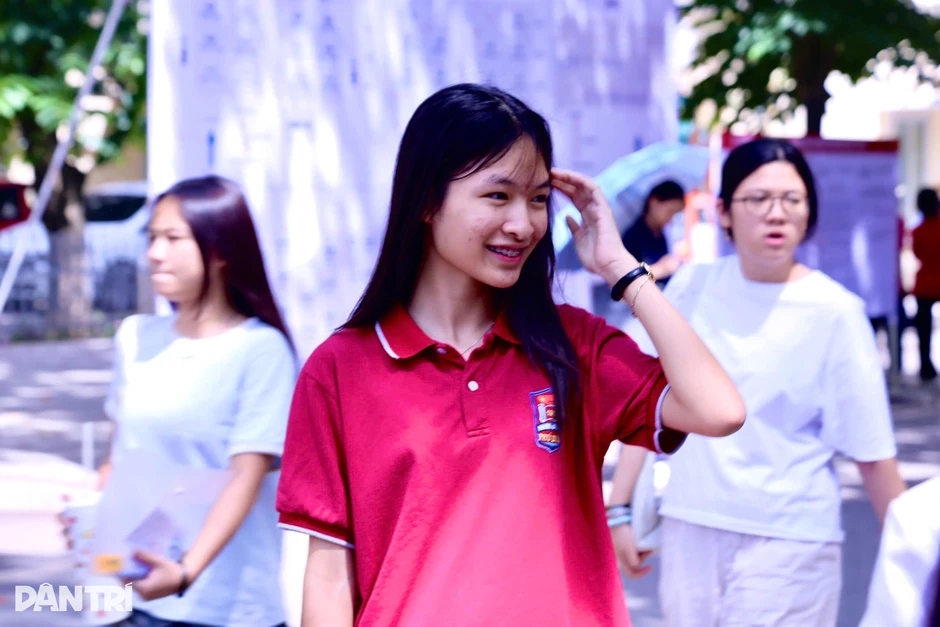 Đề thi và đáp án môn toán vào lớp 10 chuyên Nhân văn năm 2026