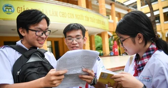 Đề thi Văn lớp 10 TPHCM gợi mở sắc màu cảm xúc, chạm đến giá trị con người
