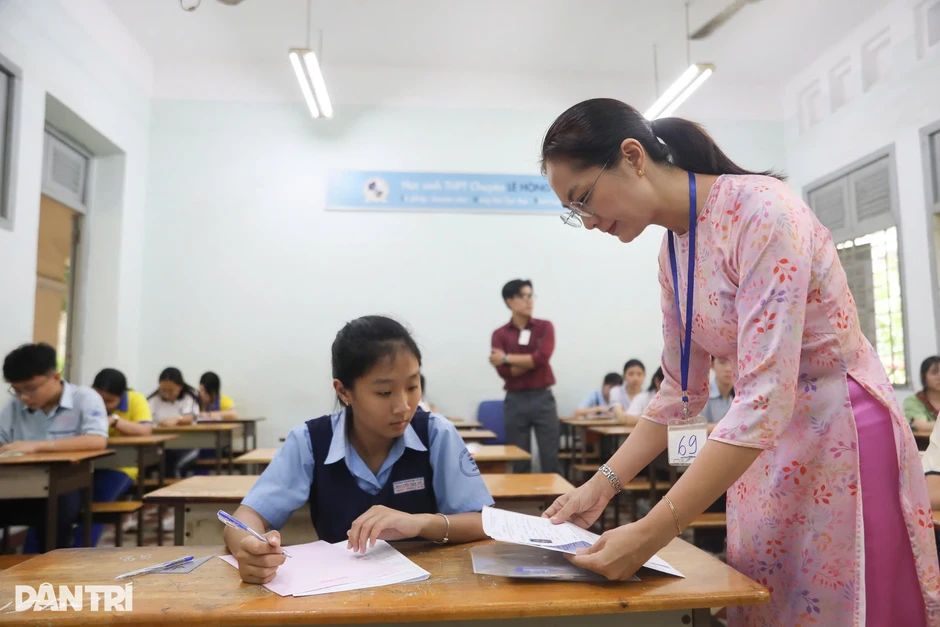 Đề tiếng Anh lớp 10 TPHCM: Dự kiến nhiều điểm 8, phổ điểm tập trung 5,5-6 Đề tiếng Anh lớp 10 TPHCM: Dự kiến nhiều điểm 8, phổ điểm tập trung 5,5-6