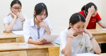 Đề Tiếng Anh thi lớp 10 Hà Nội phân hóa cao, khó có ‘mưa’ điểm 9 và 10