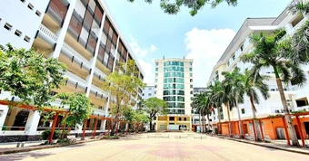 Điểm chuẩn cao hơn điểm thủ khoa khối C00, Trường ĐH Sư phạm TPHCM nói gì?