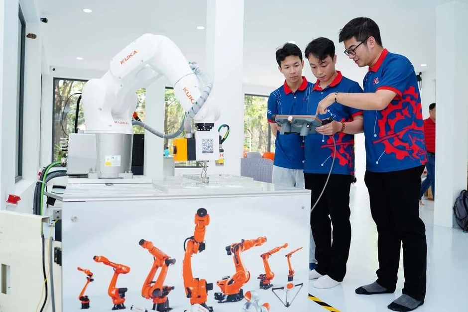 Điểm chuẩn Đại học Bách khoa Đà Nẵng vượt 27 Điểm chuẩn Đại học Bách khoa Đà Nẵng vượt 27