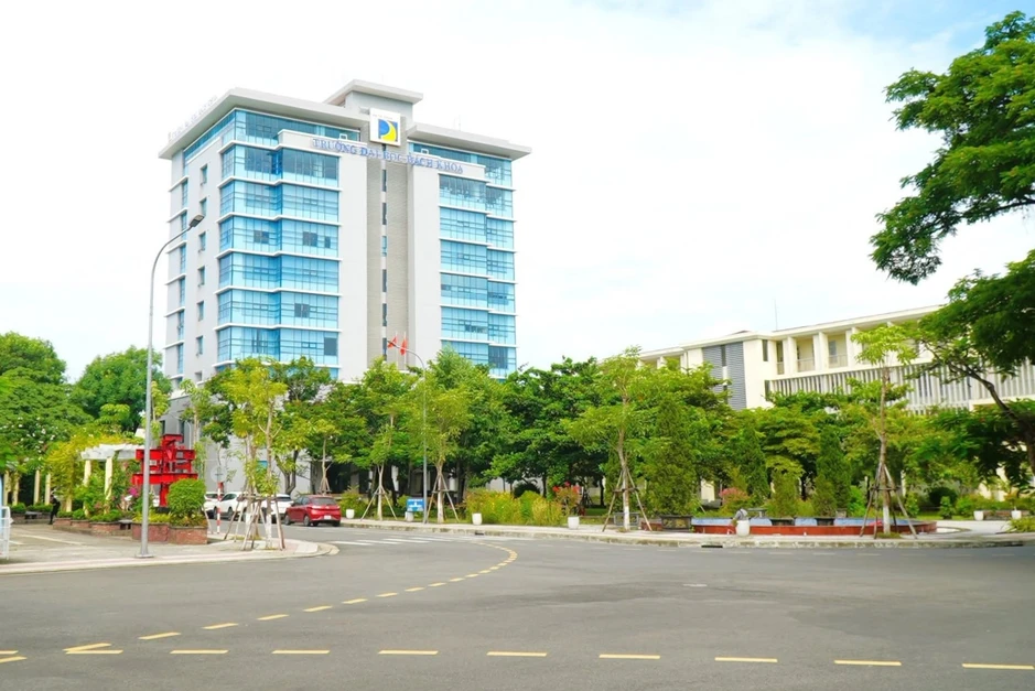 Điểm chuẩn ĐH Bách khoa Đà Nẵng: AI, vi mạch, tự động hóa cùng nhóm cao nhất Điểm chuẩn ĐH Bách khoa Đà Nẵng: AI, vi mạch, tự động hóa cùng nhóm cao nhất