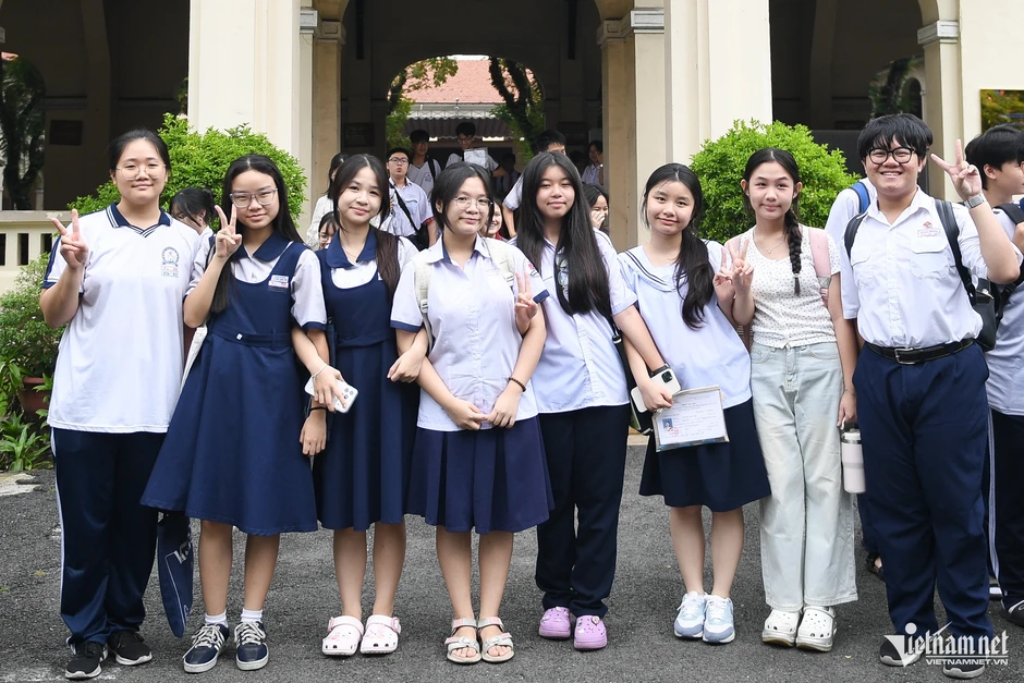 Điểm chuẩn lớp 10 TPHCM năm 2026 nhiều khả năng tăng ở mọi nhóm trường Điểm chuẩn lớp 10 TPHCM năm 2026 nhiều khả năng tăng ở mọi nhóm trường