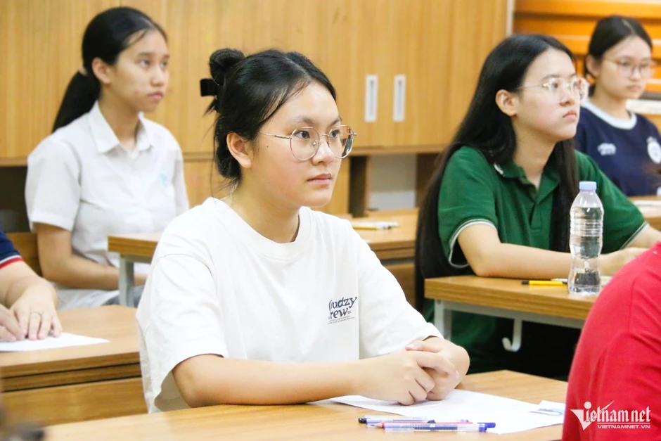 Điểm chuẩn lớp 10 Trường THPT Chuyên ĐH Sư phạm Hà Nội năm 2026 Điểm chuẩn lớp 10 Trường THPT Chuyên ĐH Sư phạm Hà Nội năm 2026