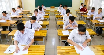Đưa bài giải vào phòng thi cho thí sinh có thể bị phạt tới 50 triệu đồng