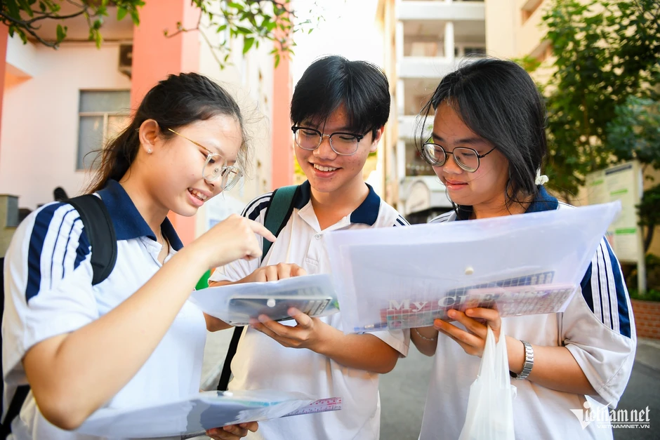 Gần 110.000 thí sinh thi lại đánh giá năng lực Gần 110.000 thí sinh thi lại đánh giá năng lực