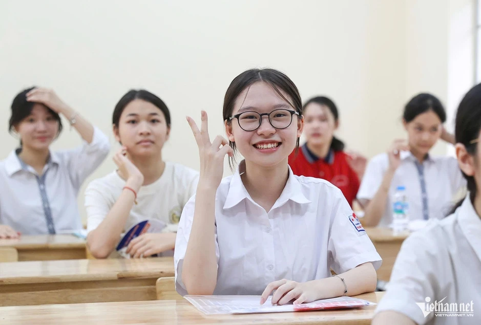 Gần 125.000 học sinh Hà Nội bước vào kỳ thi lớp 10 Gần 125.000 học sinh Hà Nội bước vào kỳ thi lớp 10