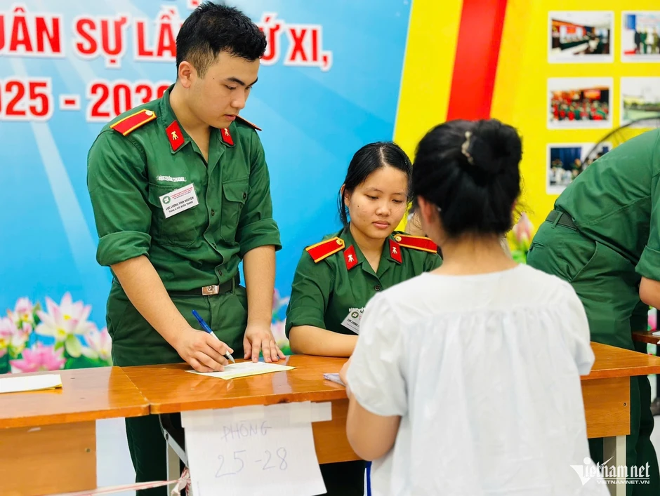 Gần 23.000 thí sinh tranh suất vào các trường quân đội Gần 23.000 thí sinh tranh suất vào các trường quân đội