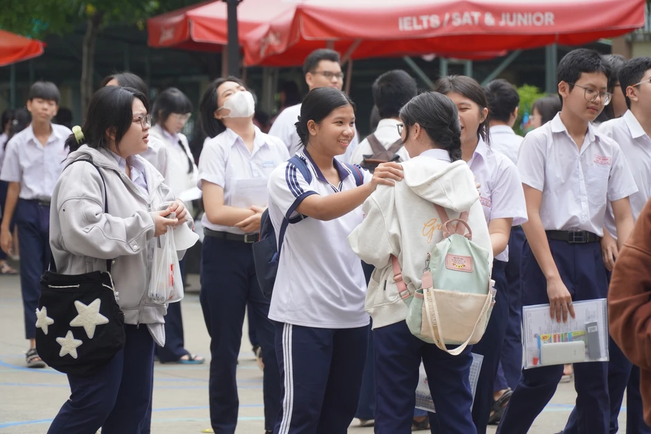 Giữ tinh thần lạc quan, sĩ tử sẵn sàng vượt vũ môn Giữ tinh thần lạc quan, sĩ tử sẵn sàng vượt vũ môn