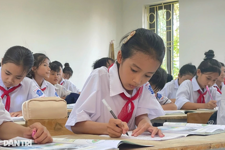 Hà Nội “chốt” bỏ 12 khu vực tuyển sinh, không yêu cầu hộ khẩu Hà Nội “chốt” bỏ 12 khu vực tuyển sinh, không yêu cầu hộ khẩu