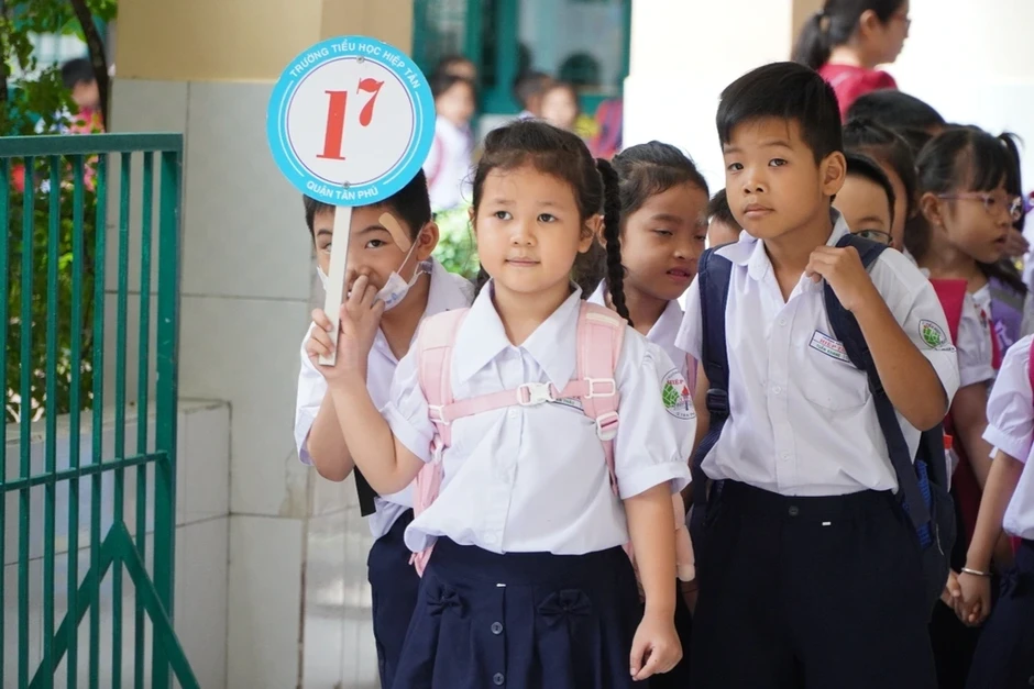 Hai nhóm học sinh không được giải quyết tuyển sinh lớp 1, lớp 6 ở TPHCM Hai nhóm học sinh không được giải quyết tuyển sinh lớp 1, lớp 6 ở TPHCM