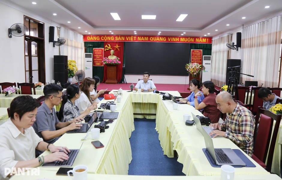 Học sinh chuyên Tuyên Quang được động viên, khích lệ trước kỳ thi lại