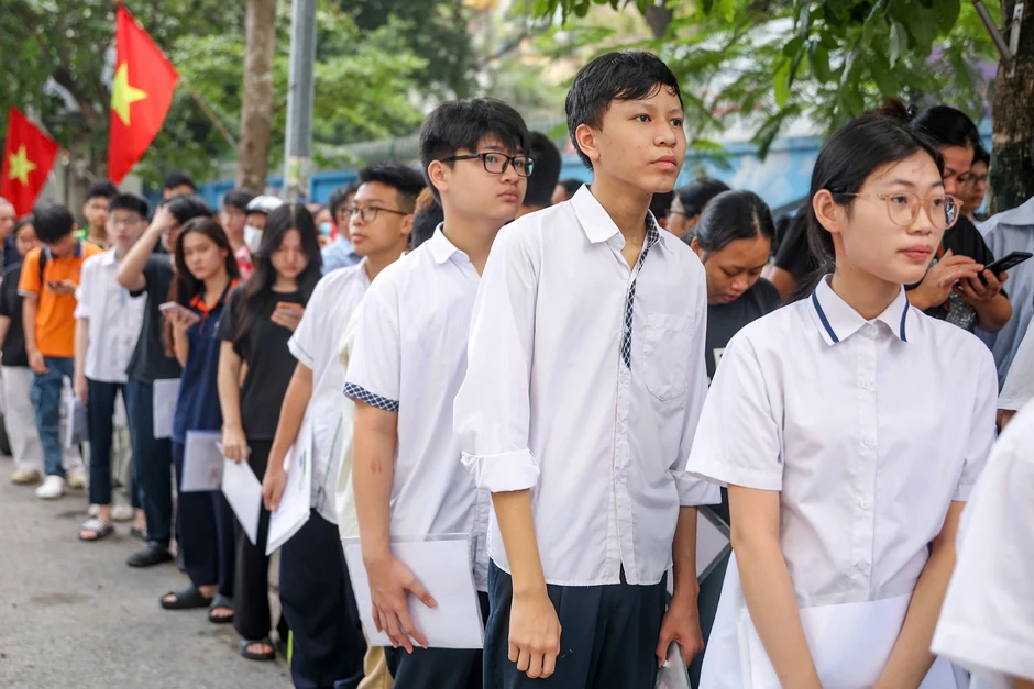Học sinh Hà Nội bước vào kỳ thi căng thẳng nhất Học sinh Hà Nội bước vào kỳ thi căng thẳng nhất