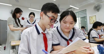Học sinh TP.HCM đăng ký nguyện vọng lớp 10 từ 22-4