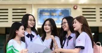 Học sinh TPHCM đăng ký thi tốt nghiệp 'ngược' xu hướng cả nước