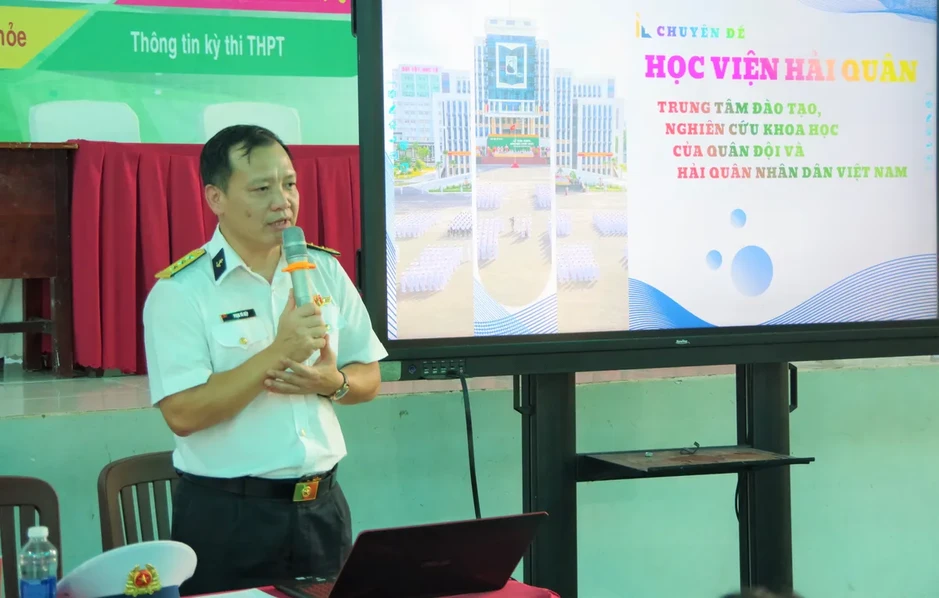 Học viện Hải quân đẩy mạnh ứng dụng chuyển đổi số trong tư vấn tuyển sinh Học viện Hải quân đẩy mạnh ứng dụng chuyển đổi số trong tư vấn tuyển sinh