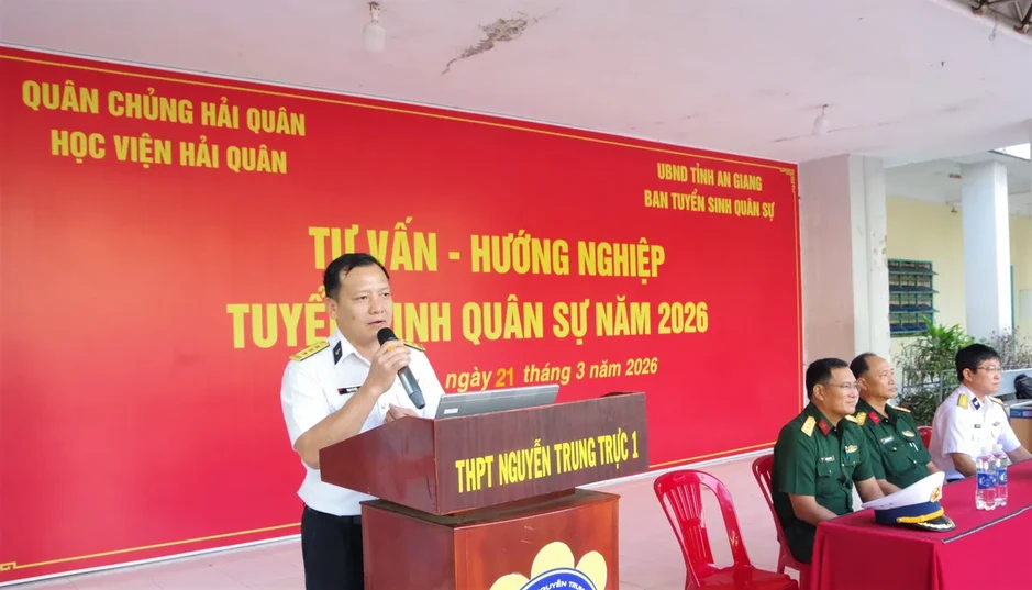 Học viện Hải quân đẩy mạnh ứng dụng chuyển đổi số trong tư vấn tuyển sinh Học viện Hải quân đẩy mạnh ứng dụng chuyển đổi số trong tư vấn tuyển sinh