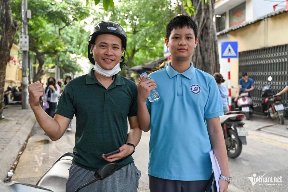 Hơn 123.000 thí sinh bước vào buổi cuối thi lớp 10 Hà Nội năm 2026 Hơn 123.000 thí sinh bước vào buổi cuối thi lớp 10 Hà Nội năm 2026