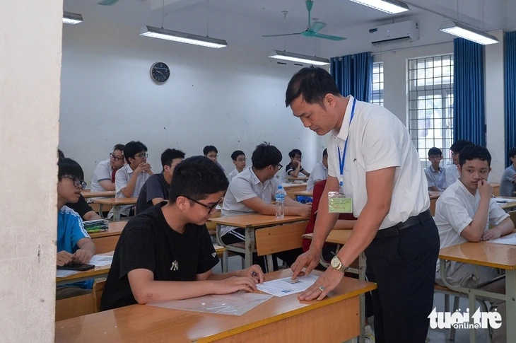 Hơn 123.000 thí sinh Hà Nội bước vào kỳ thi lớp 10, môn văn mở màn Hơn 123.000 thí sinh Hà Nội bước vào kỳ thi lớp 10, môn văn mở màn