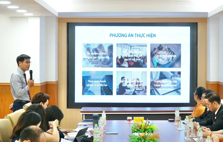 Hướng nghiệp còn ở “phần ngọn”, con theo nghề cha mẹ chọn Hướng nghiệp còn ở “phần ngọn”, con theo nghề cha mẹ chọn
