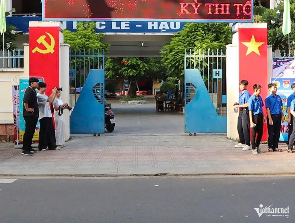 Hủy toàn bộ kết quả thi tốt nghiệp THPT của thí sinh mang điện thoại vào phòng thi Hủy toàn bộ kết quả thi tốt nghiệp THPT của thí sinh mang điện thoại vào phòng thi