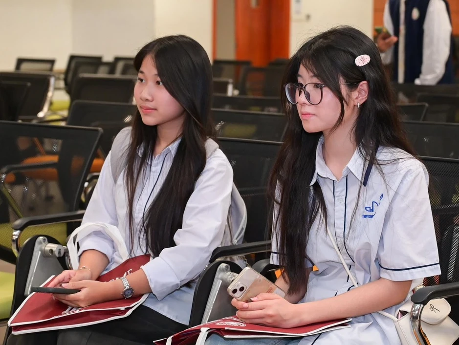 IELTS hay SAT sẽ có lợi thế hơn khi xét tuyển đại học?