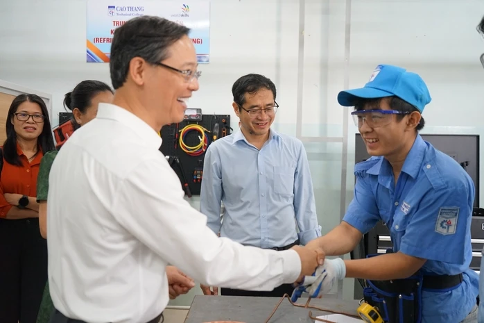 Kỹ năng nghề theo chuẩn quốc tế: Chìa khóa phát triển nhân lực Kỹ năng nghề theo chuẩn quốc tế: Chìa khóa phát triển nhân lực